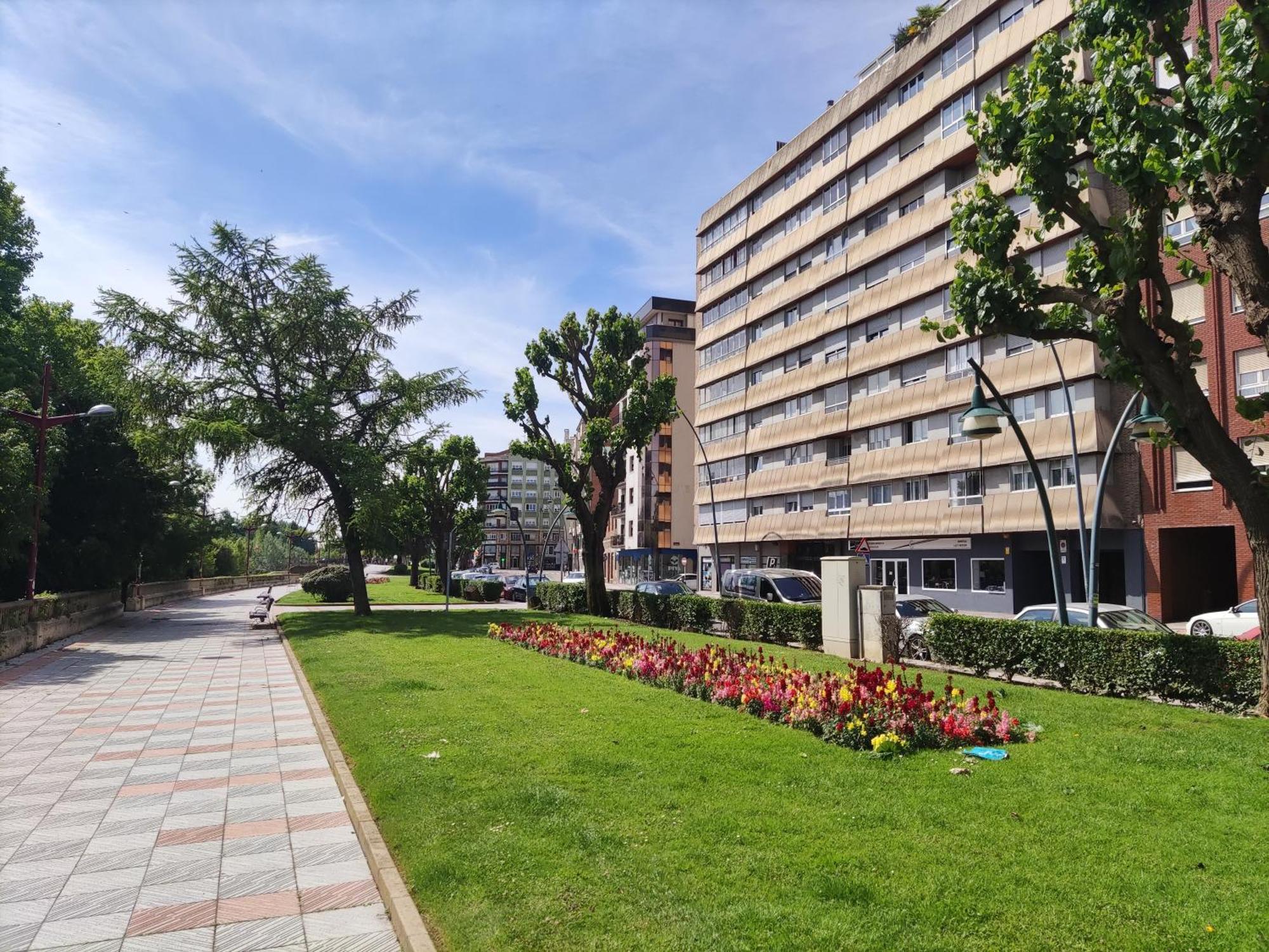 Leon Riverside Flat Extérieur photo